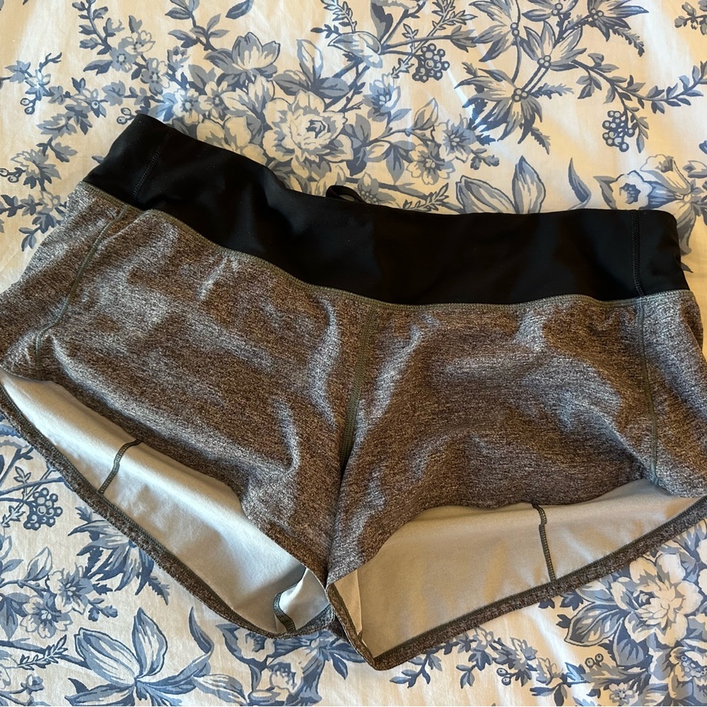 Lululemon Speed Up Low Rise lined shorts